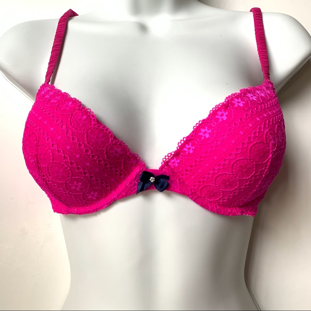 Victoria’s Secret Pout Push Up Bra Pink Lace